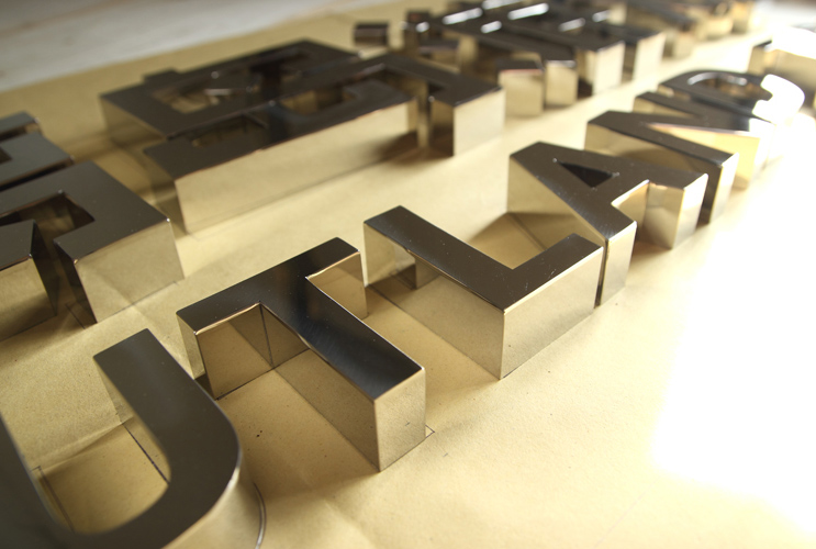 L(zhng)ɳV P ⁽R治P